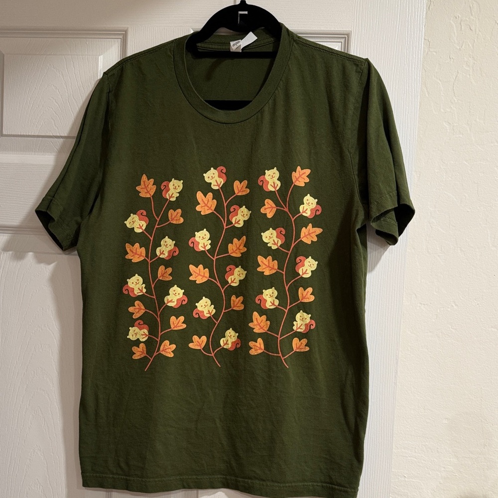 Super Cute Squirrel Print Green T-Shirt - Men's size L